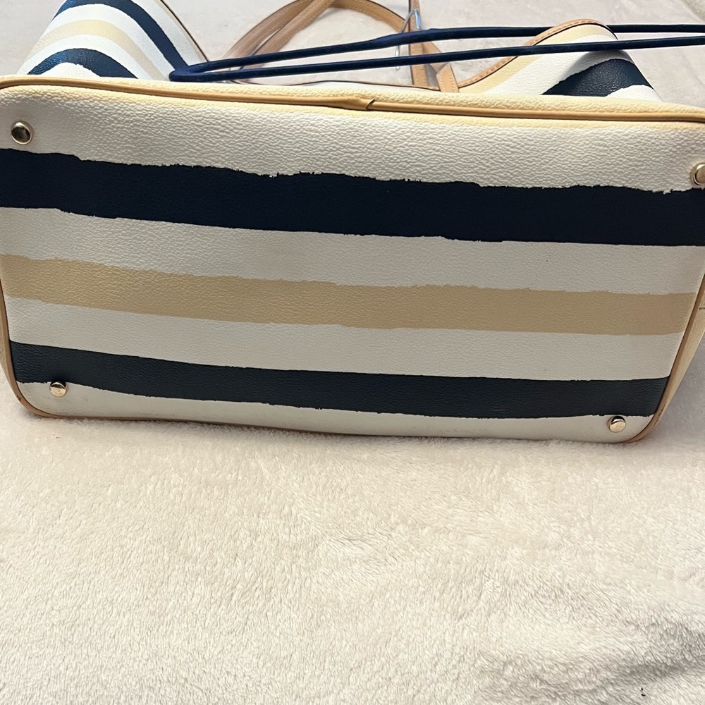 KATE SPADE New York Bondi Road Harmony Tote Bag in Navy/Cream. - Picture 3 of 10